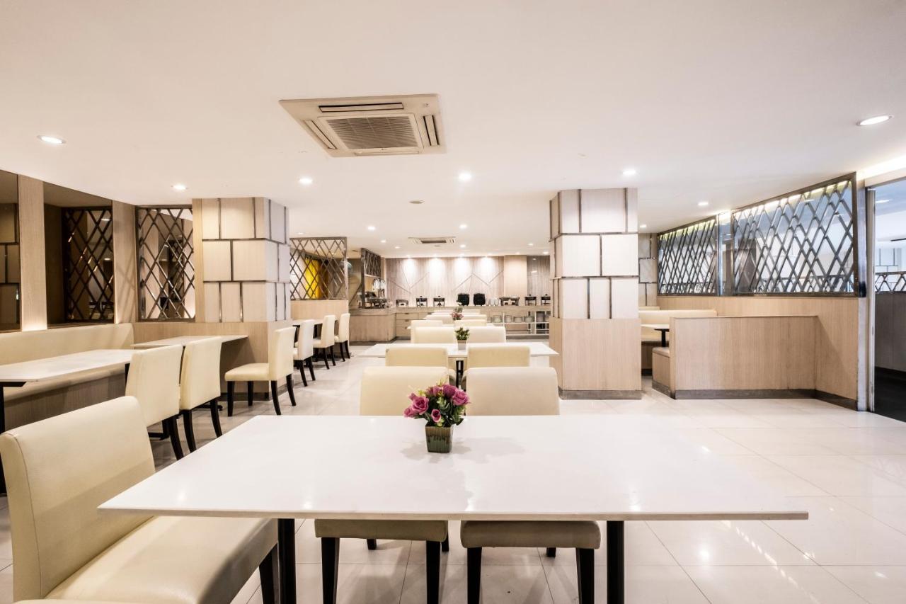The Airport Courtyard Suvarnabhumi Airport Banguecoque Exterior foto The interior of the restaurant